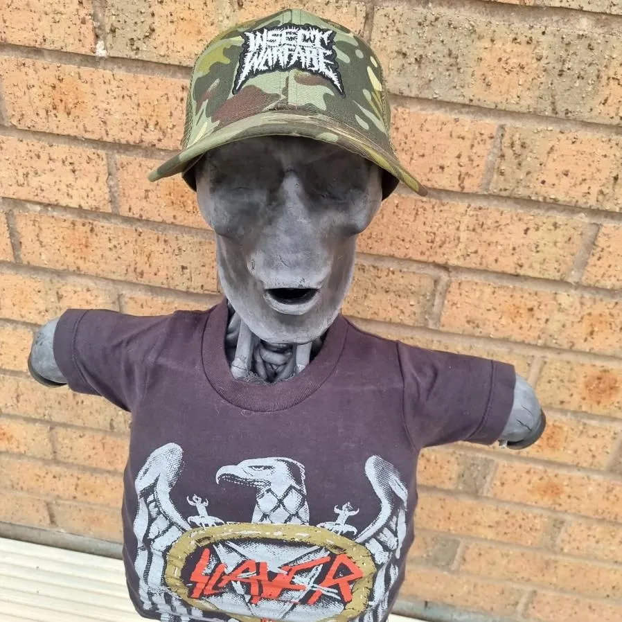 insect-warfare-logo-casquette-trucker-camo-phosphorescente image 1