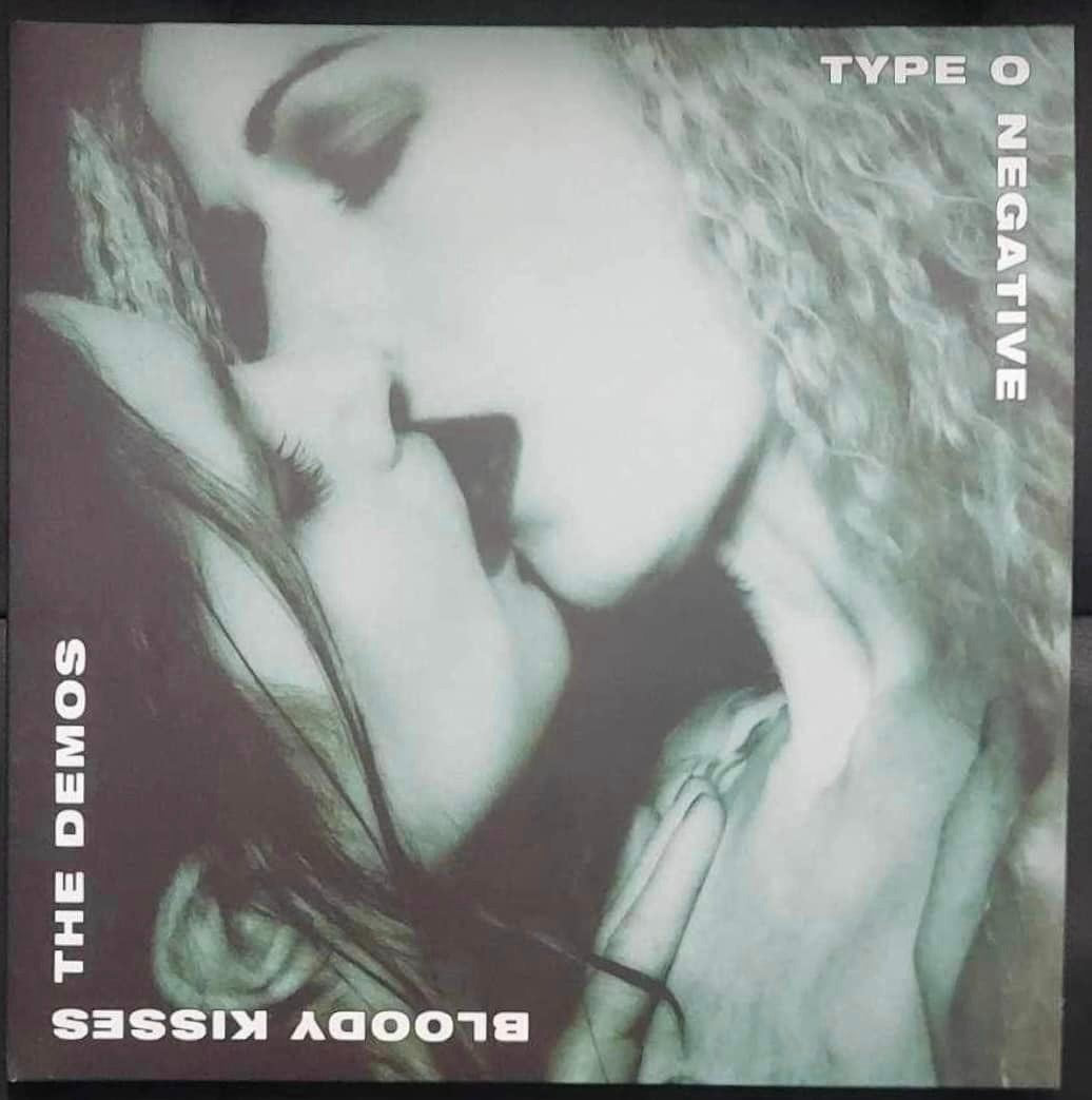 type-o-negative-bloody-kisses-demos-double-vinyle-vert-ltd-100 image 1