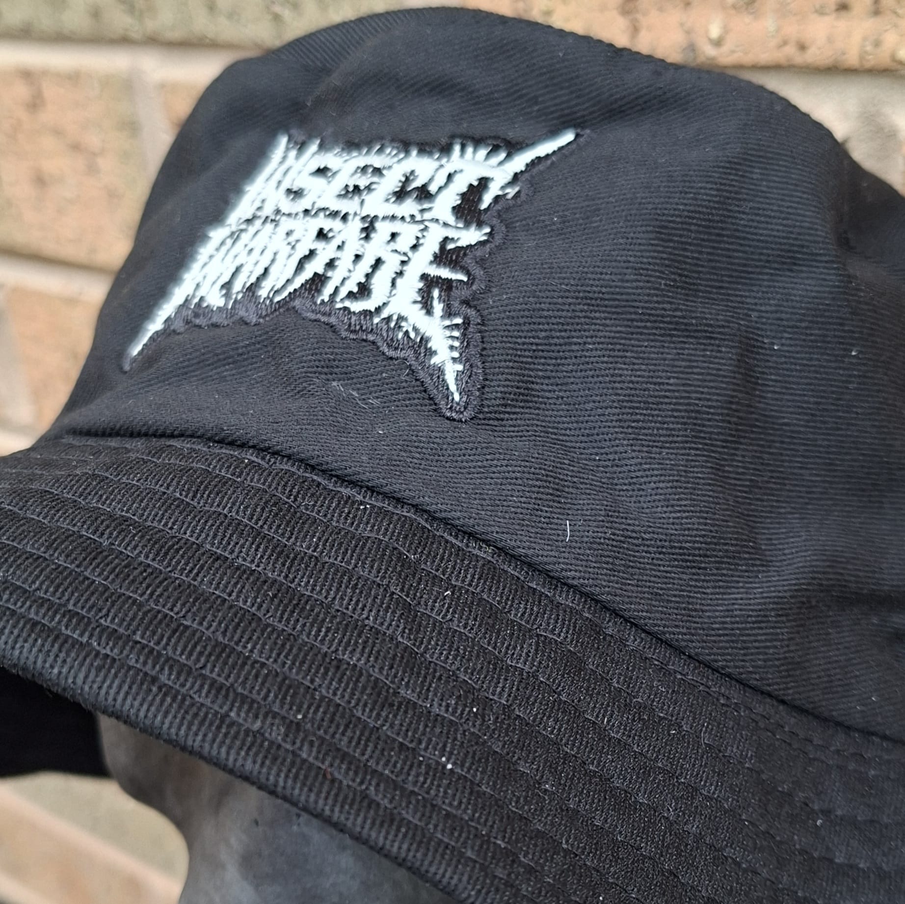 insect-warfare-logo-bob-bucket-hat-gris-phosphorescent image 3