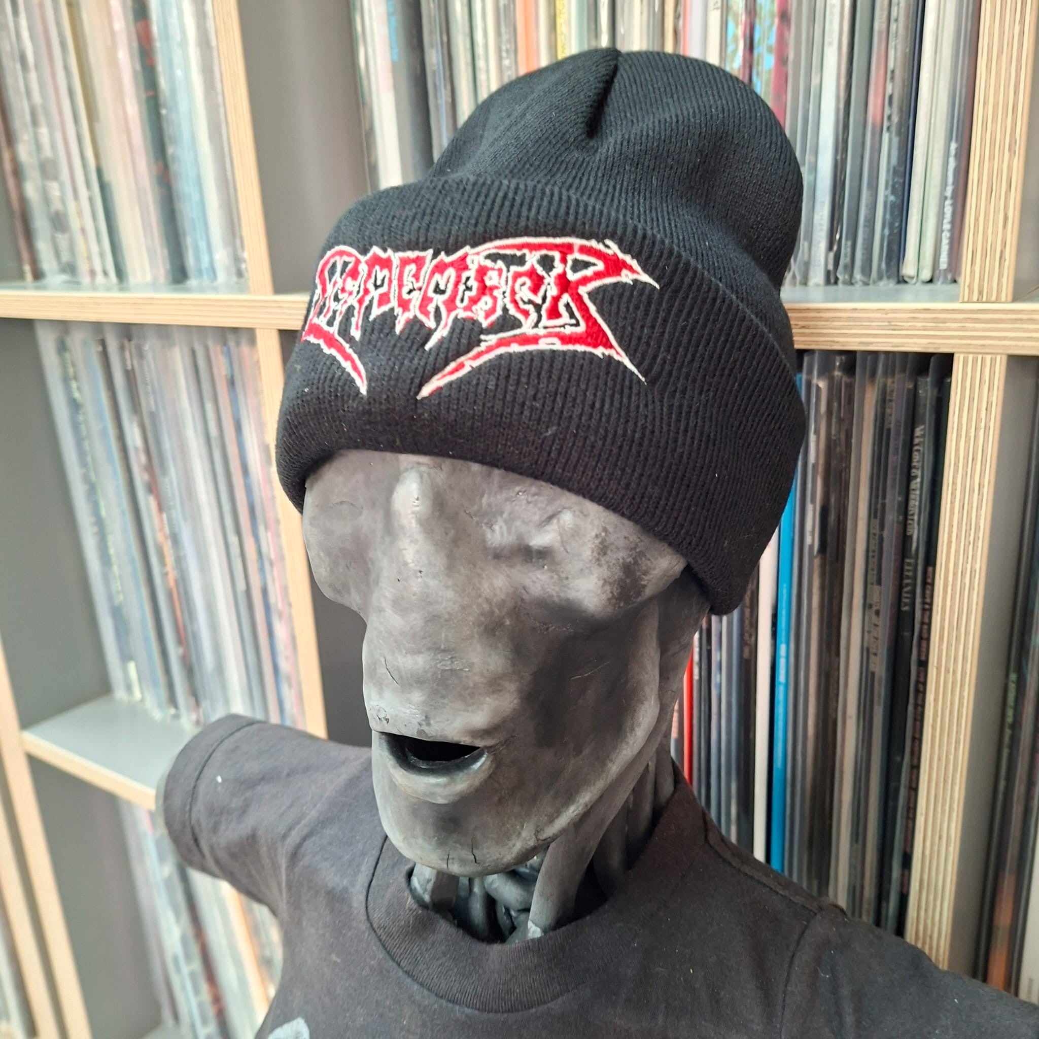 dismember-logo-bonnet-noir-brod-logo-rouge image 2
