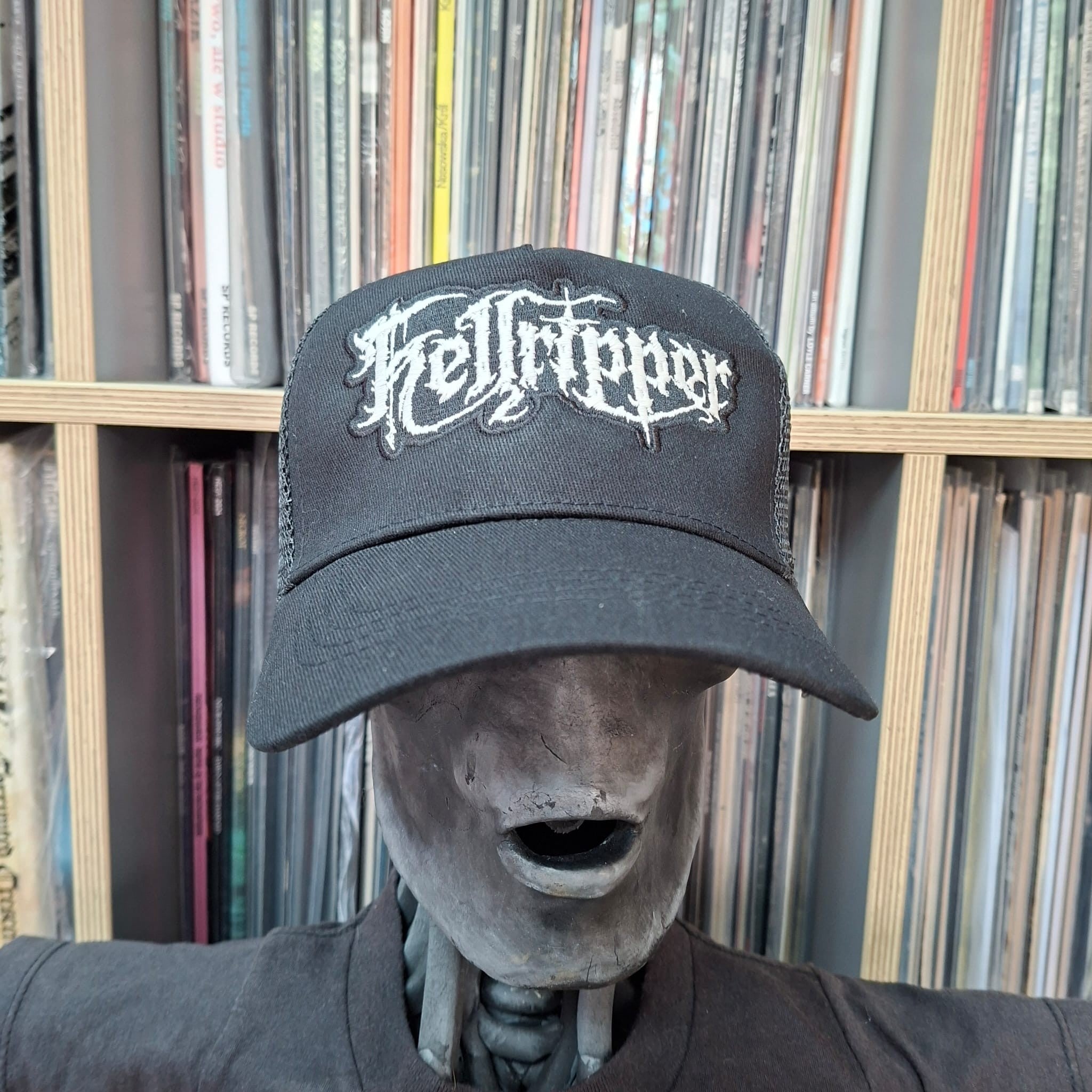 hellripper-logo-casquette-trucker-phosphorescente-glow-in-the-dark image 2