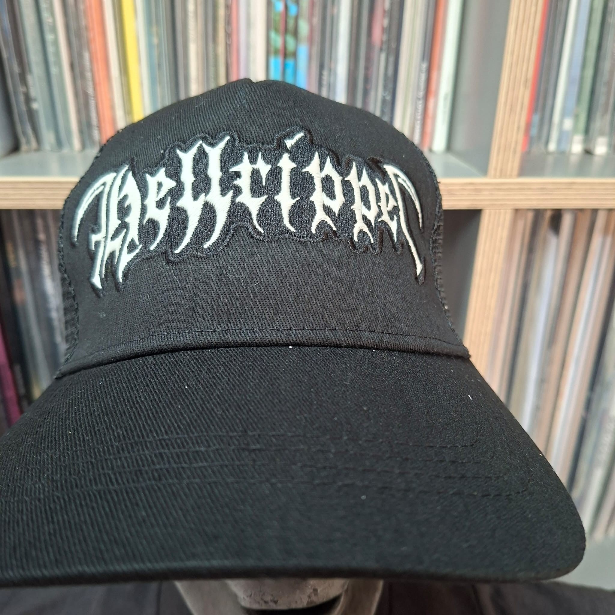 hellripper-scythe-logo-casquette-trucker-blanche-phosphorescente image 2