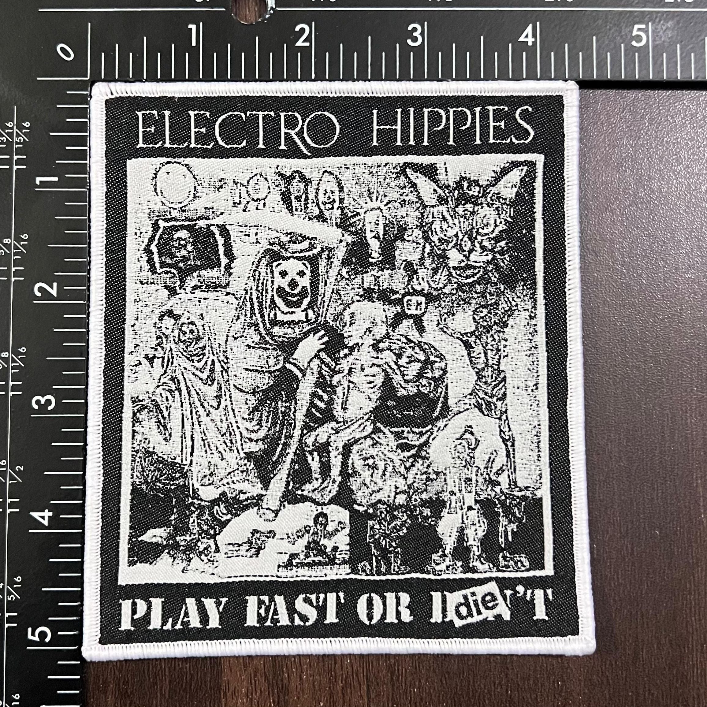 electro-hippies-play-fast-or-die-patch-tiss-bord-noir image 3