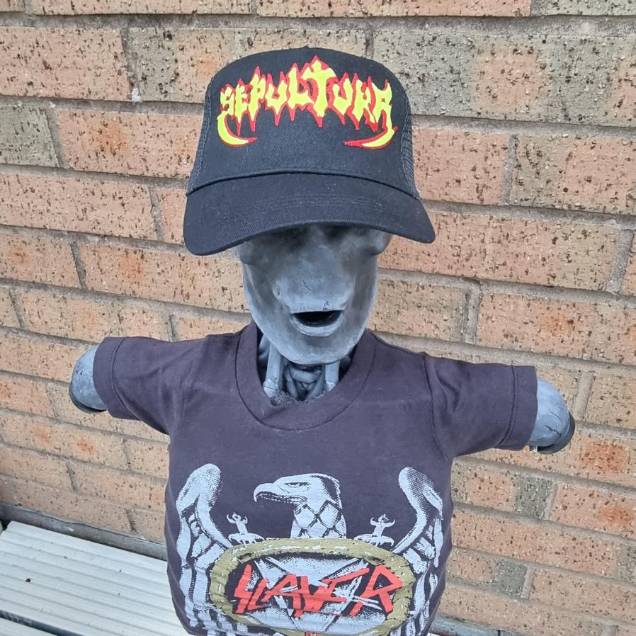 sepultura-old-logo-casquette-trucker-glow-in-the-dark image 1