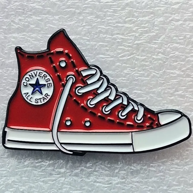 converse-pin-s-mail-small-rouge-logo image 1