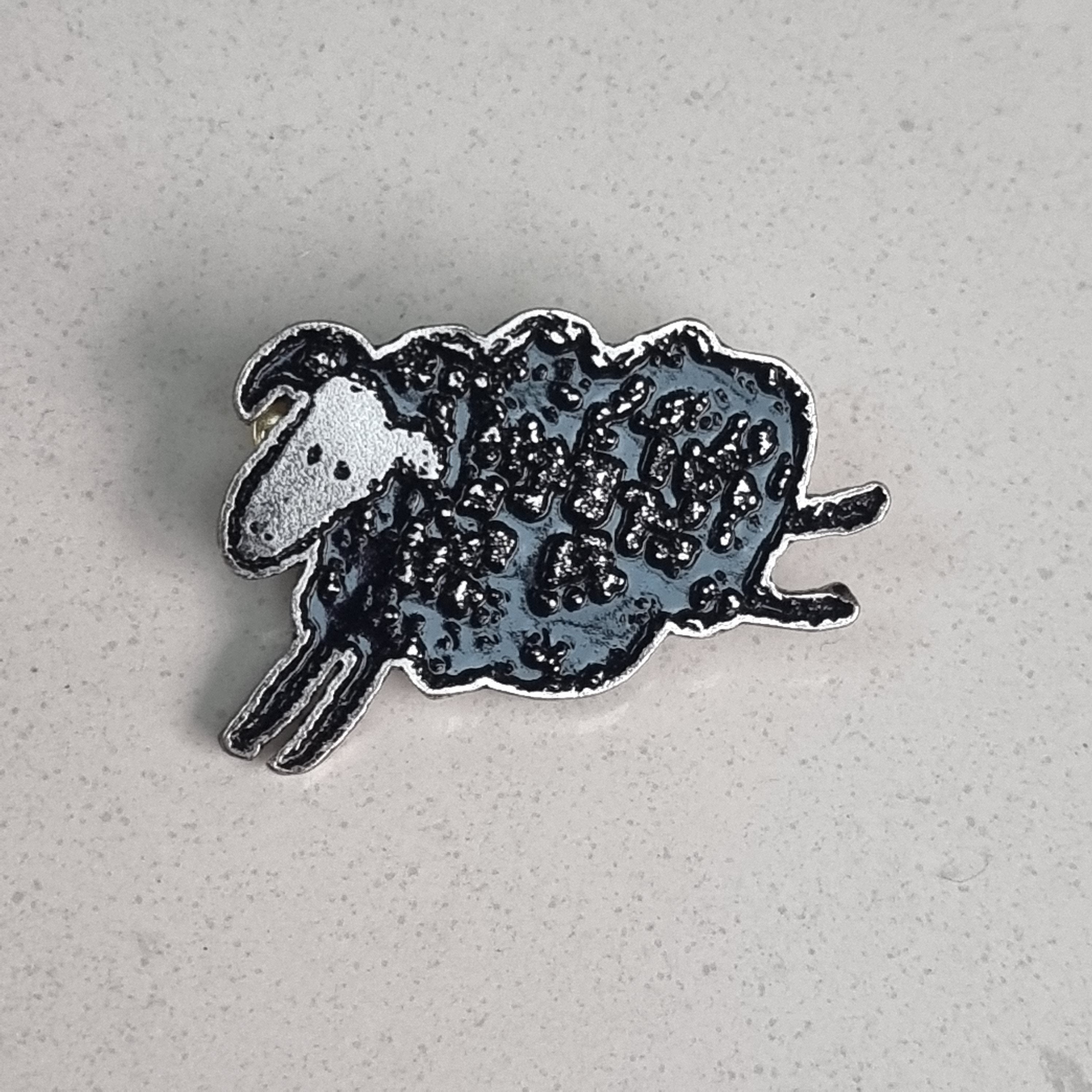 minor-threat-sheep-pin-s-mail-badge-mouton-hardcore image 1