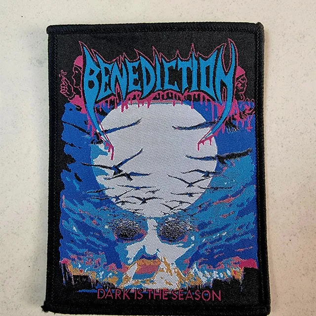 benediction-dark-is-the-season-patch-tiss-coudre image 1