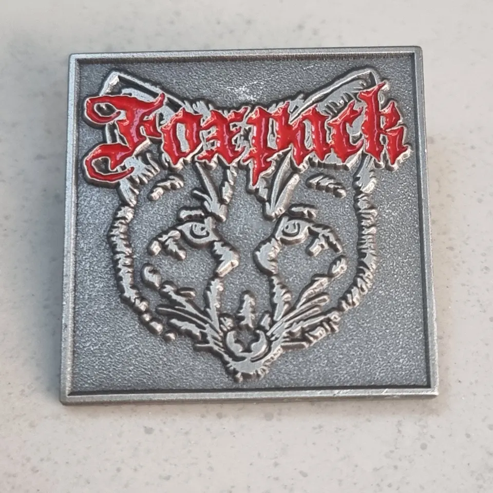 foxpack-hunt-sabs-pin-mail-broche-renard-benefit image 1