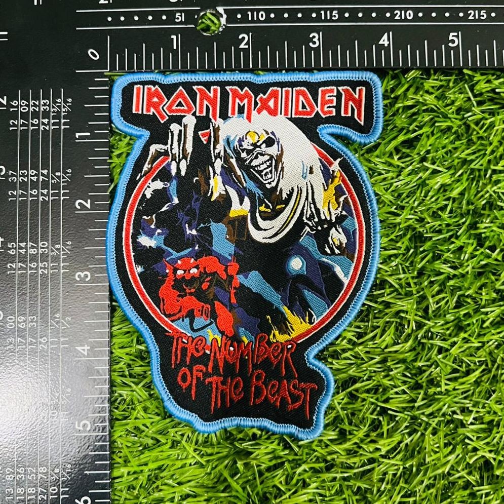 iron-maiden-number-of-the-beast-patch-bordure-rouge image 8