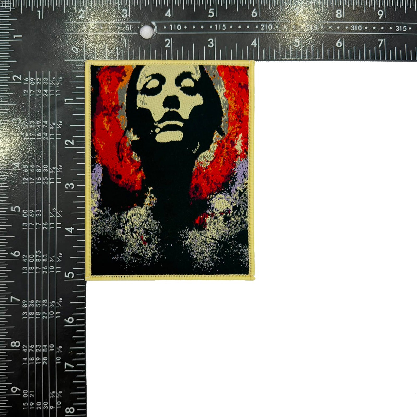converge-jane-doe-patch-tiss-bordure-rouge-thermocollant image 5