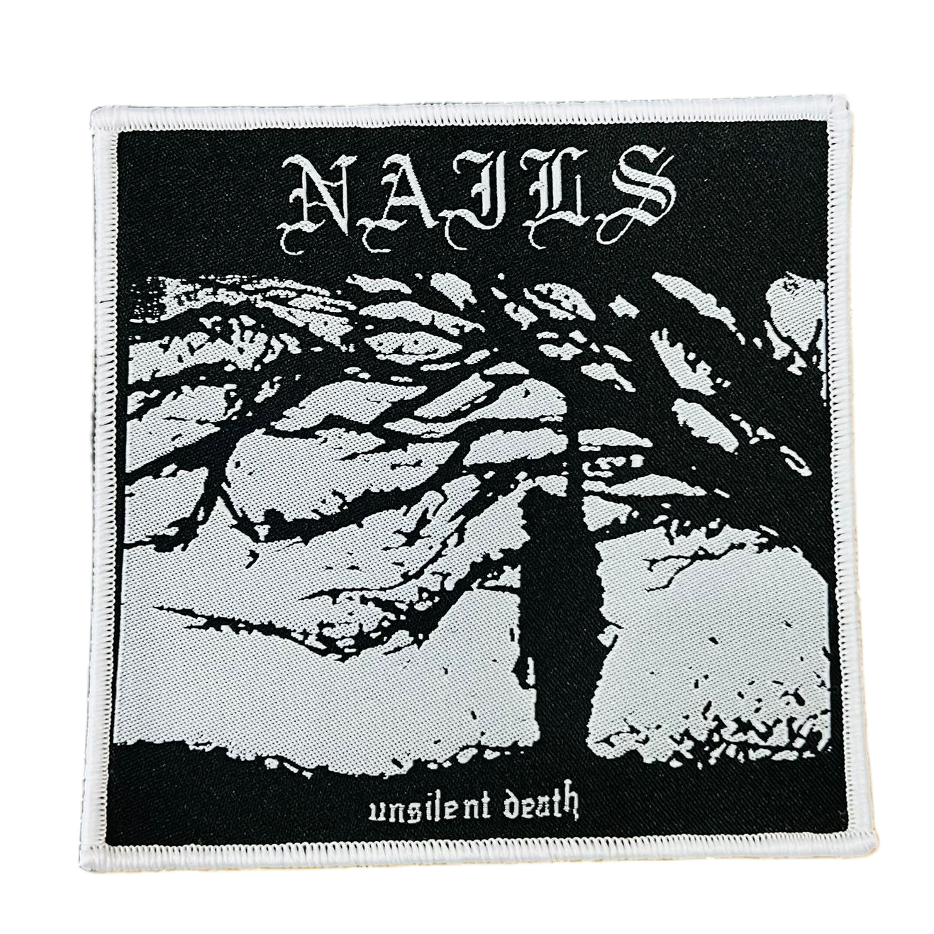 nails-unsilent-death-petit-patch-tiss-bordure-noire image 2