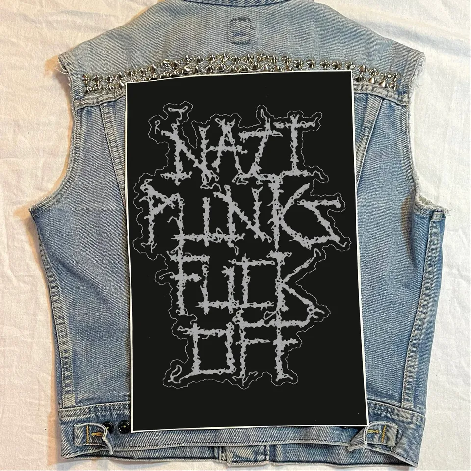 nazi-punks-fuck-off-backpatch-dos-gris-sur-noir-coudre image 1