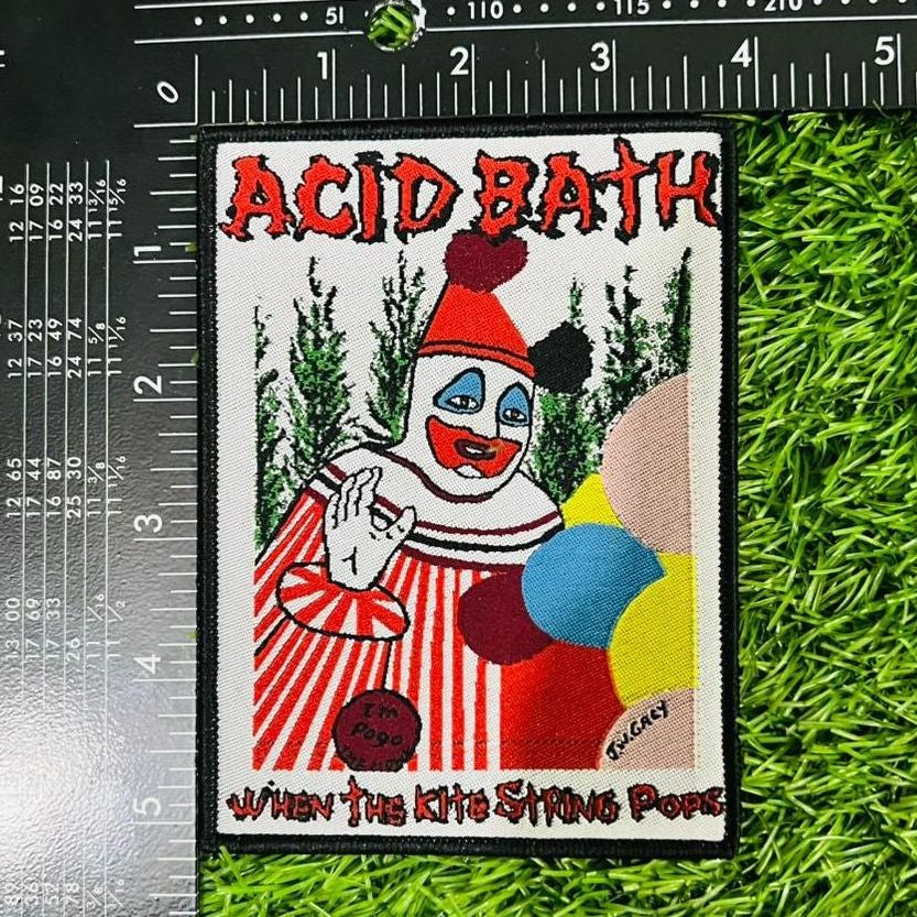 acid-bath-when-the-kite-string-pops-patch-tiss-bordure-rouge image 7