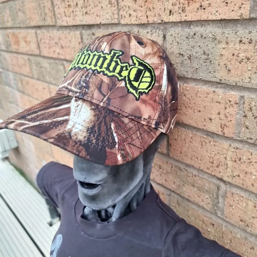 entombed-casquette-baseball-logo-leaf-camo-phosphorescent image 1