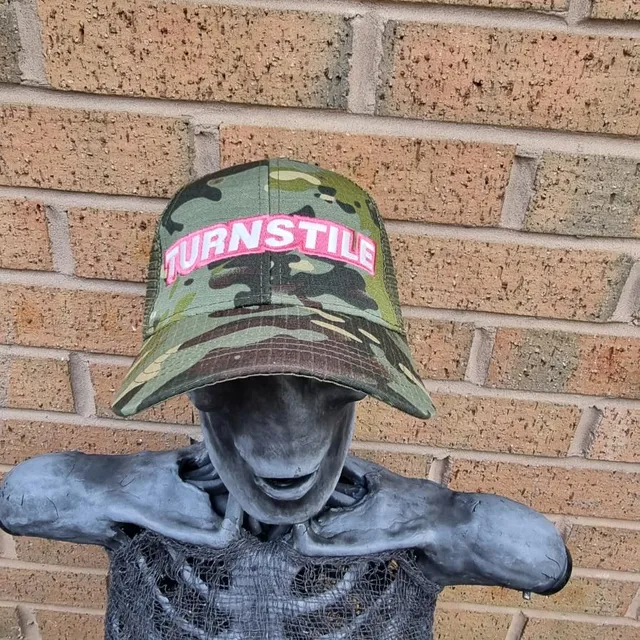 783punx-turnstile-logo-casquette-trucker-camo-phosphorescente image 1