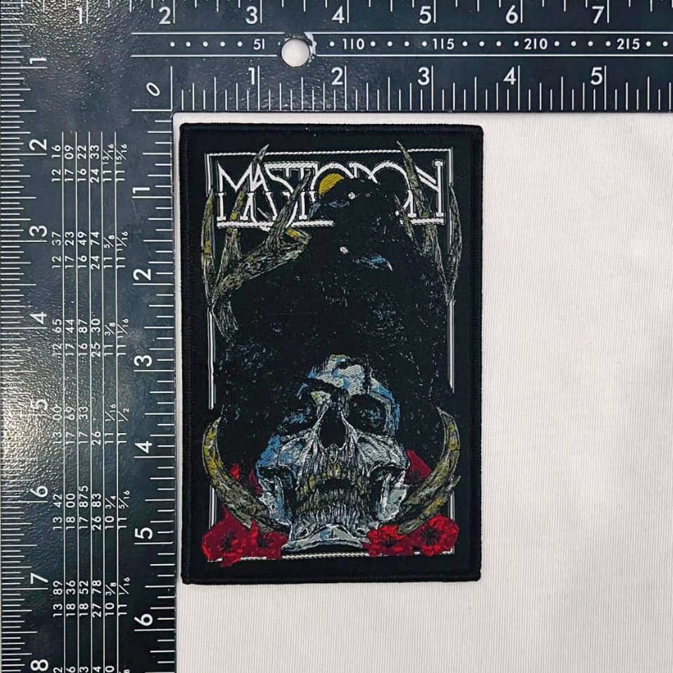 mastodon-crystal-skull-cusson-tiss-bordure-noire image 3