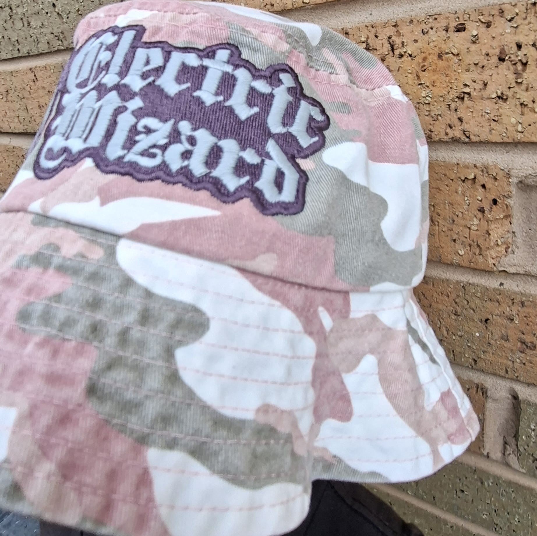 electric-wizard-logo-bob-bucket-hat-camo-rose-phosphorescent image 4