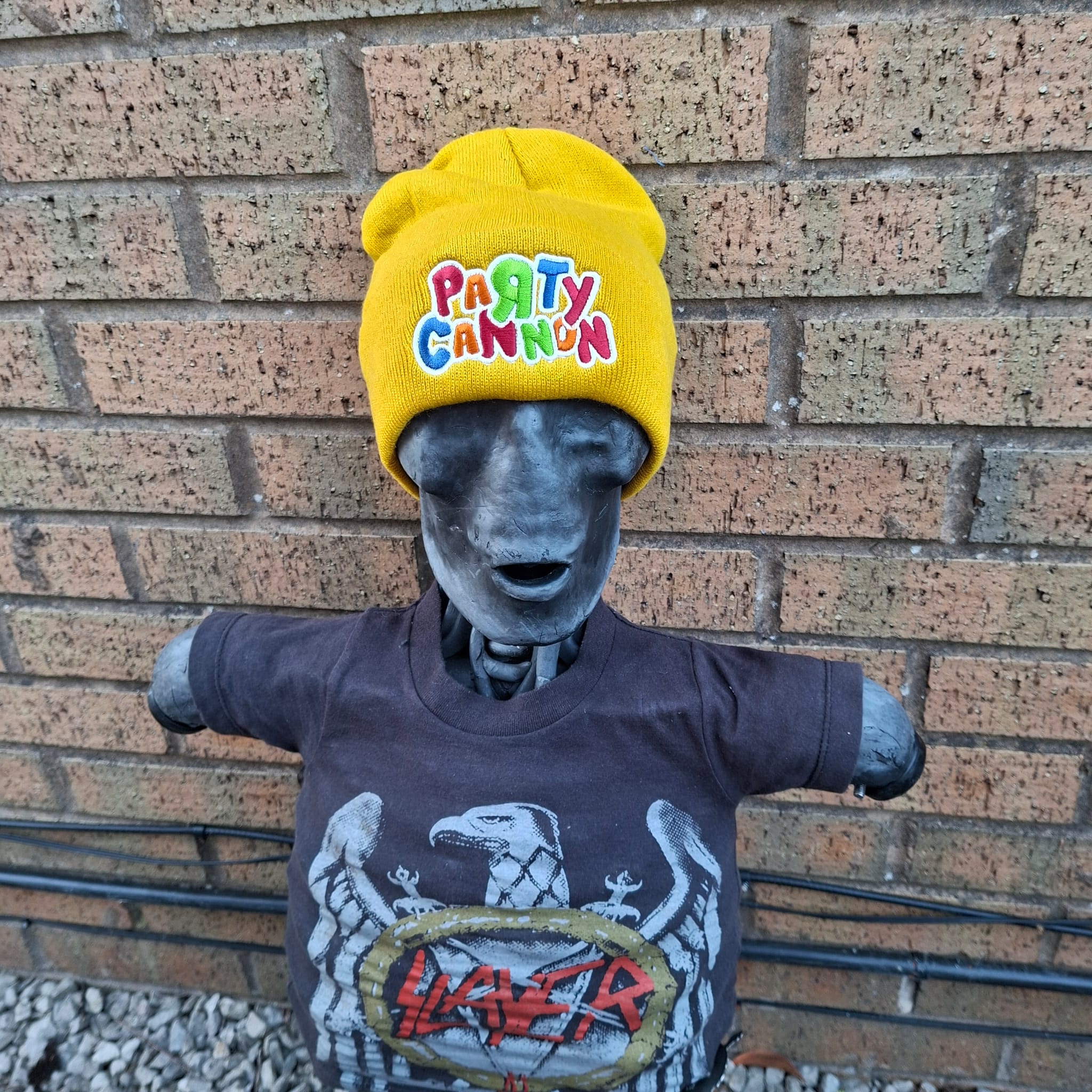 party-cannon-bonnet-jaune-moutarde-logo-phosphorescent image 6
