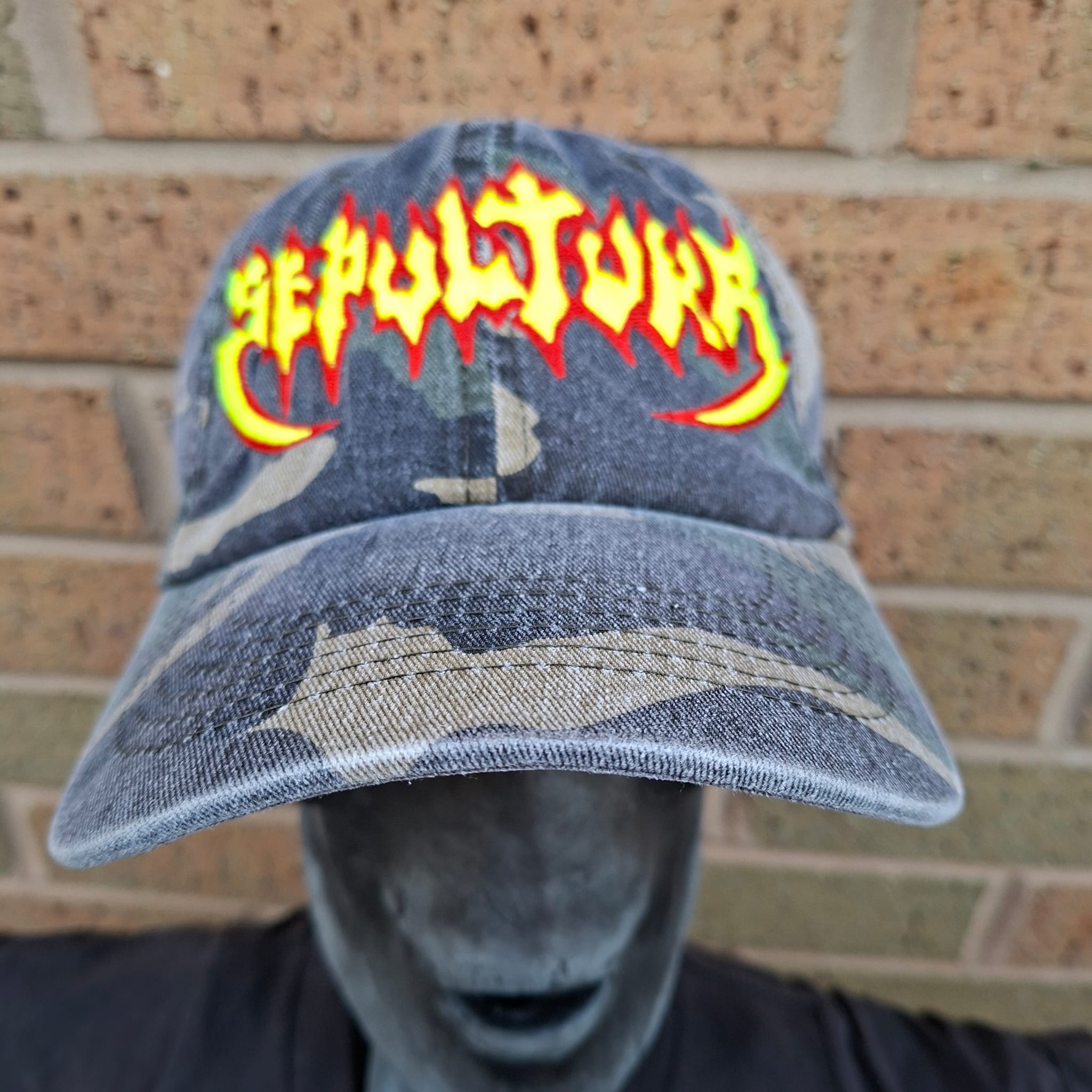 sepultura-old-logo-casquette-camo-vert-phosphorescent image 1
