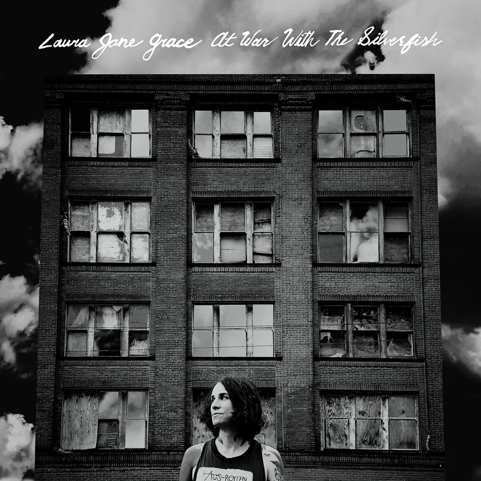 big-scary-monsters-laura-jane-grace-at-war-with-silverfish-vinyle-10-gris image 1