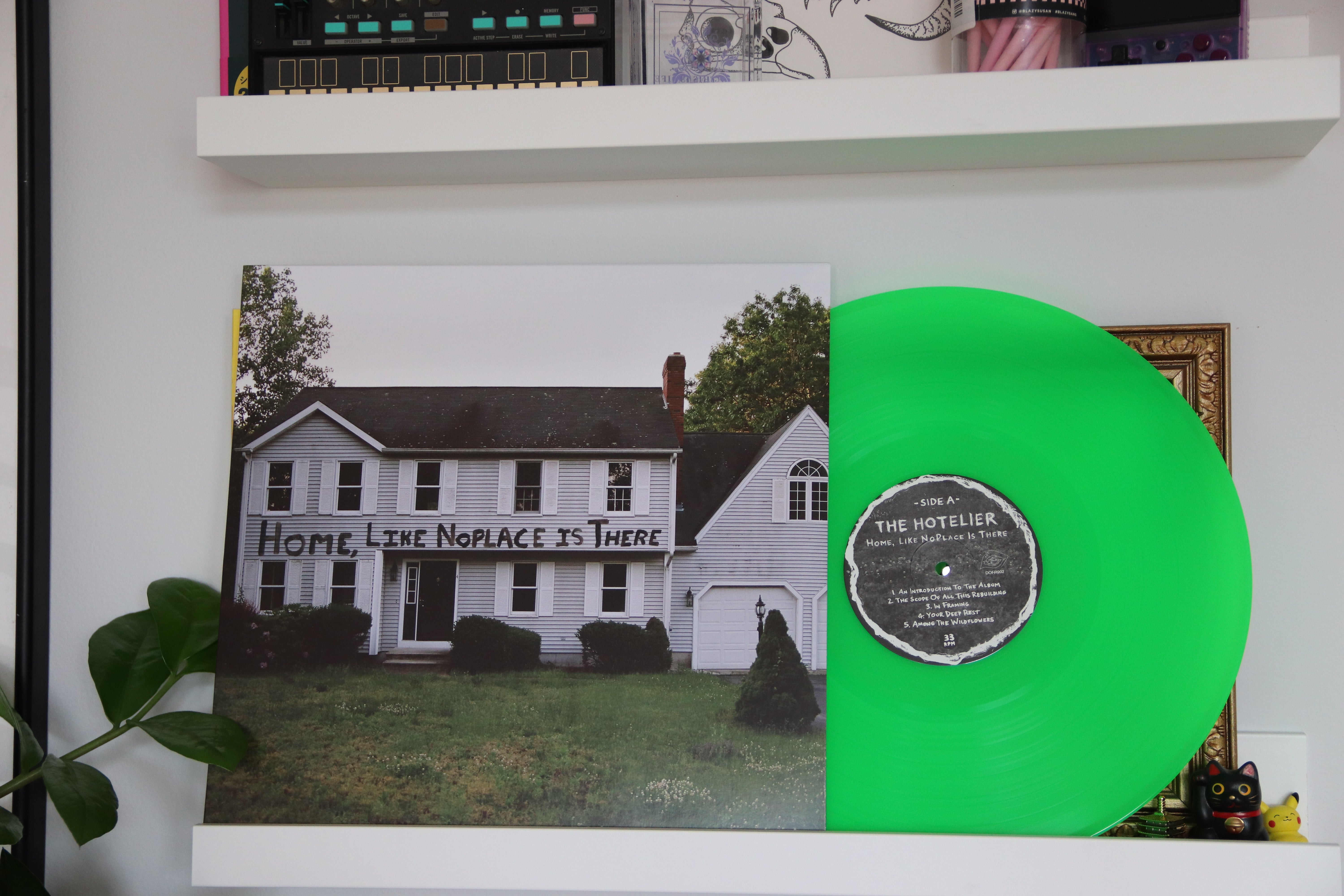 the-hotelier-home-vinyle-12-neon-green-exclusive image 2
