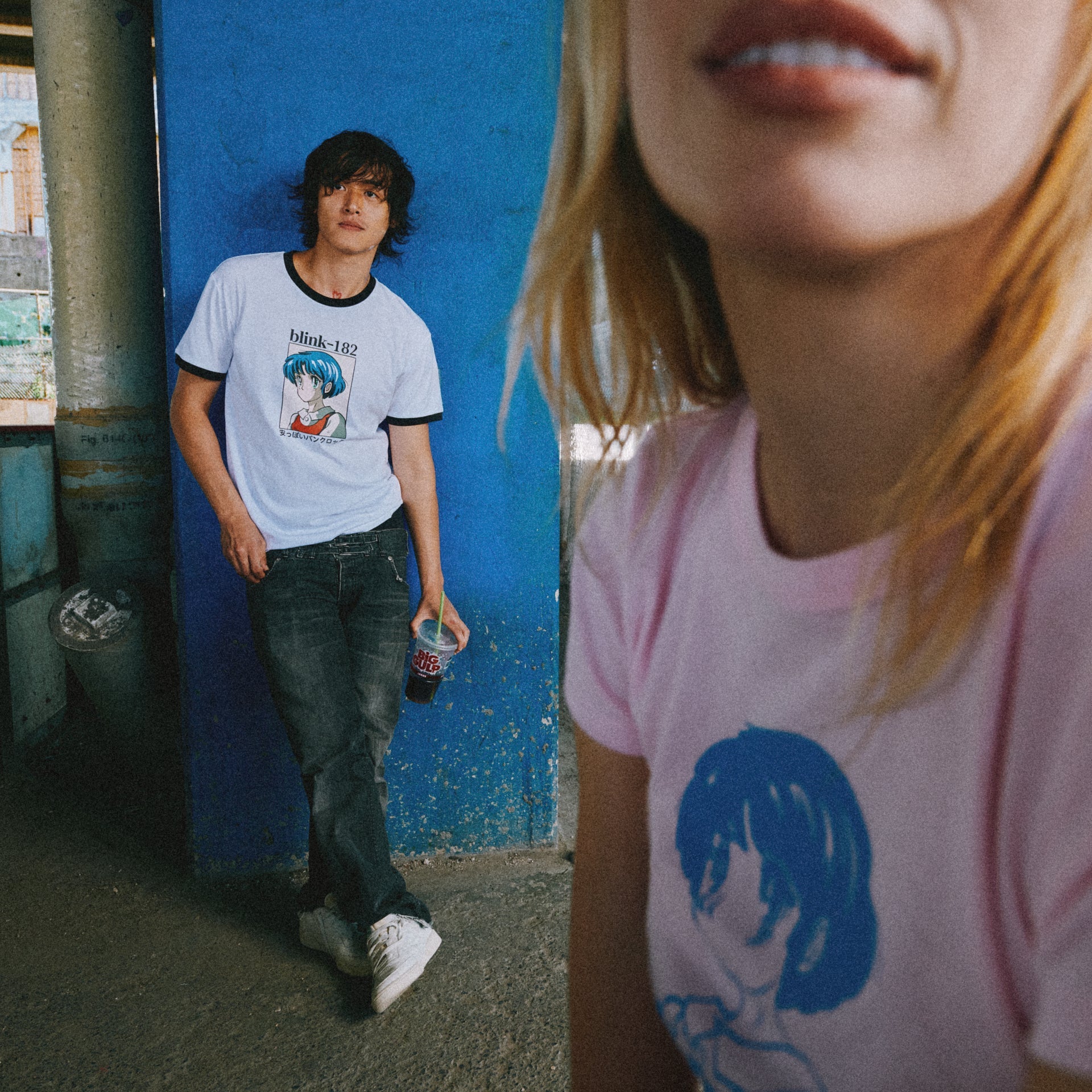 blink-182-anime-pink-crop-top-femme-rose image 3