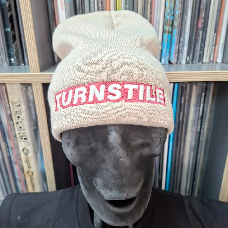 turnstile-logo-bonnet-beige-avoine-logo-phosphorescent image 1