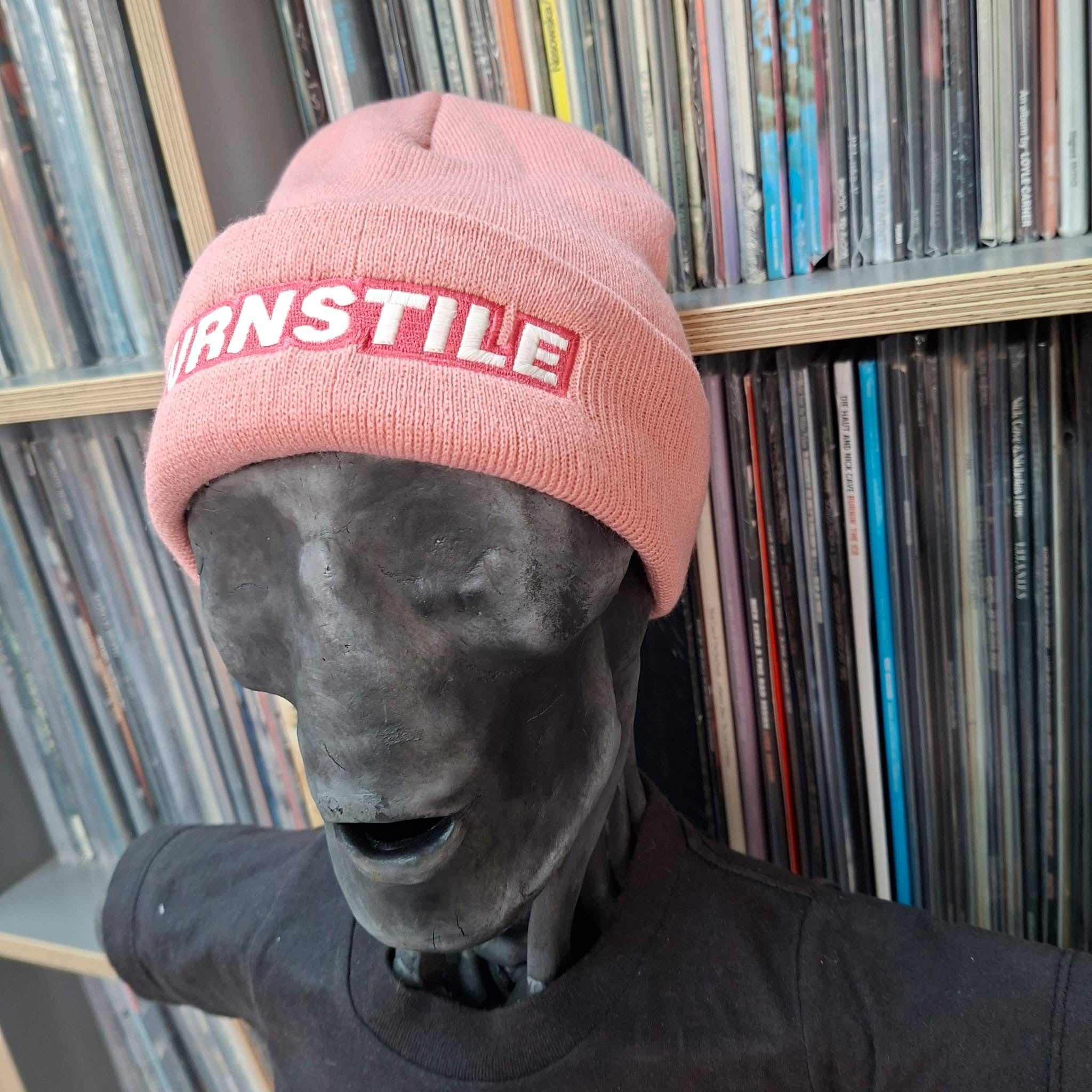 turnstile-logo-bonnet-rose-phosphorescent image 2