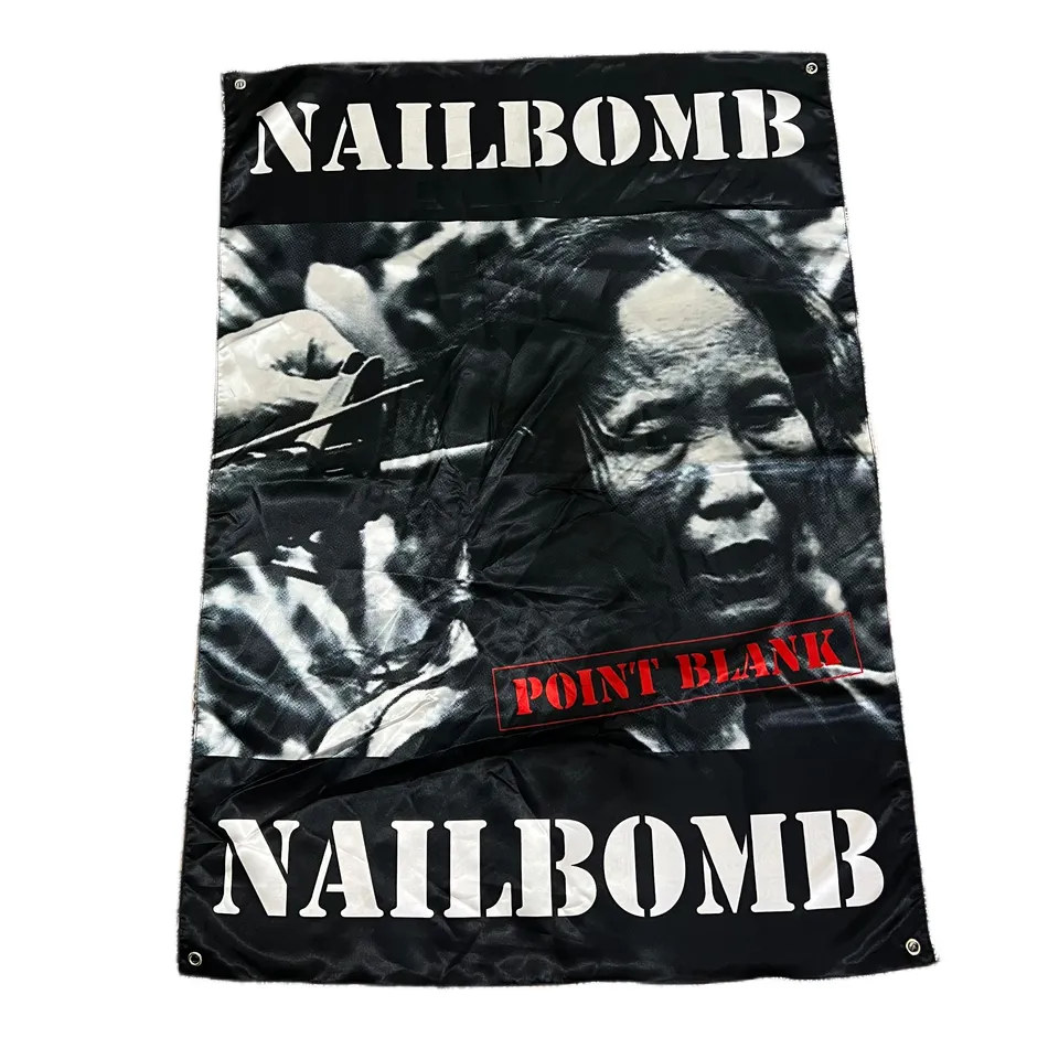 783punx-nailbomb-point-blank-drapeau-mural-100x70-cm image 1