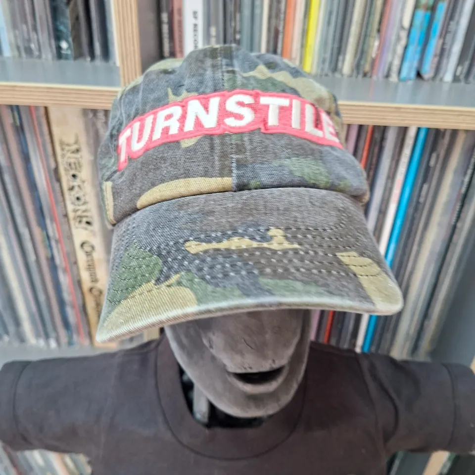turnstile-logo-casquette-dad-camo-vert-phosphorescent image 1