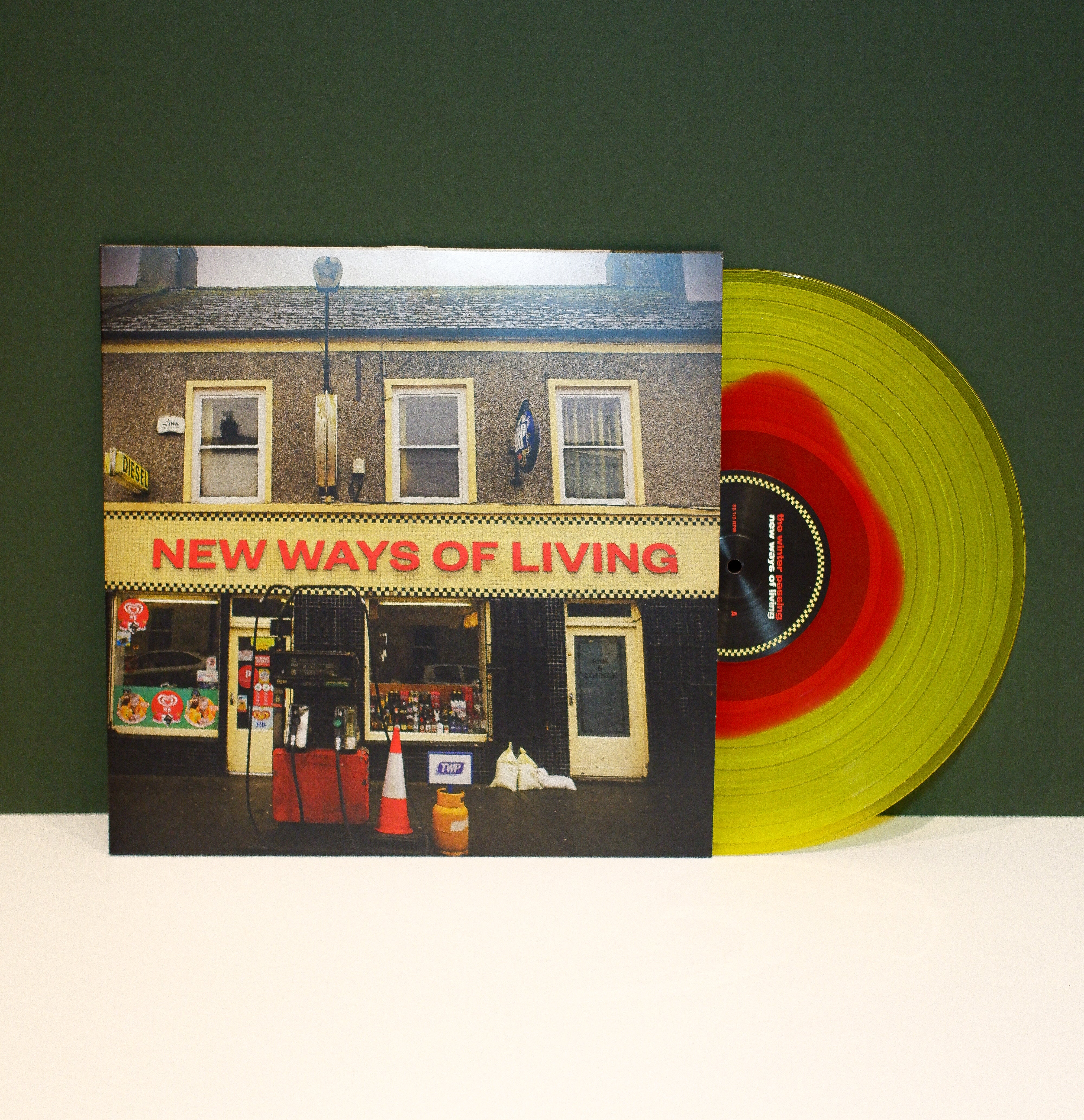 big-scary-monsters-the-winter-passing-new-ways-vinyle-rouge-jaune image 3