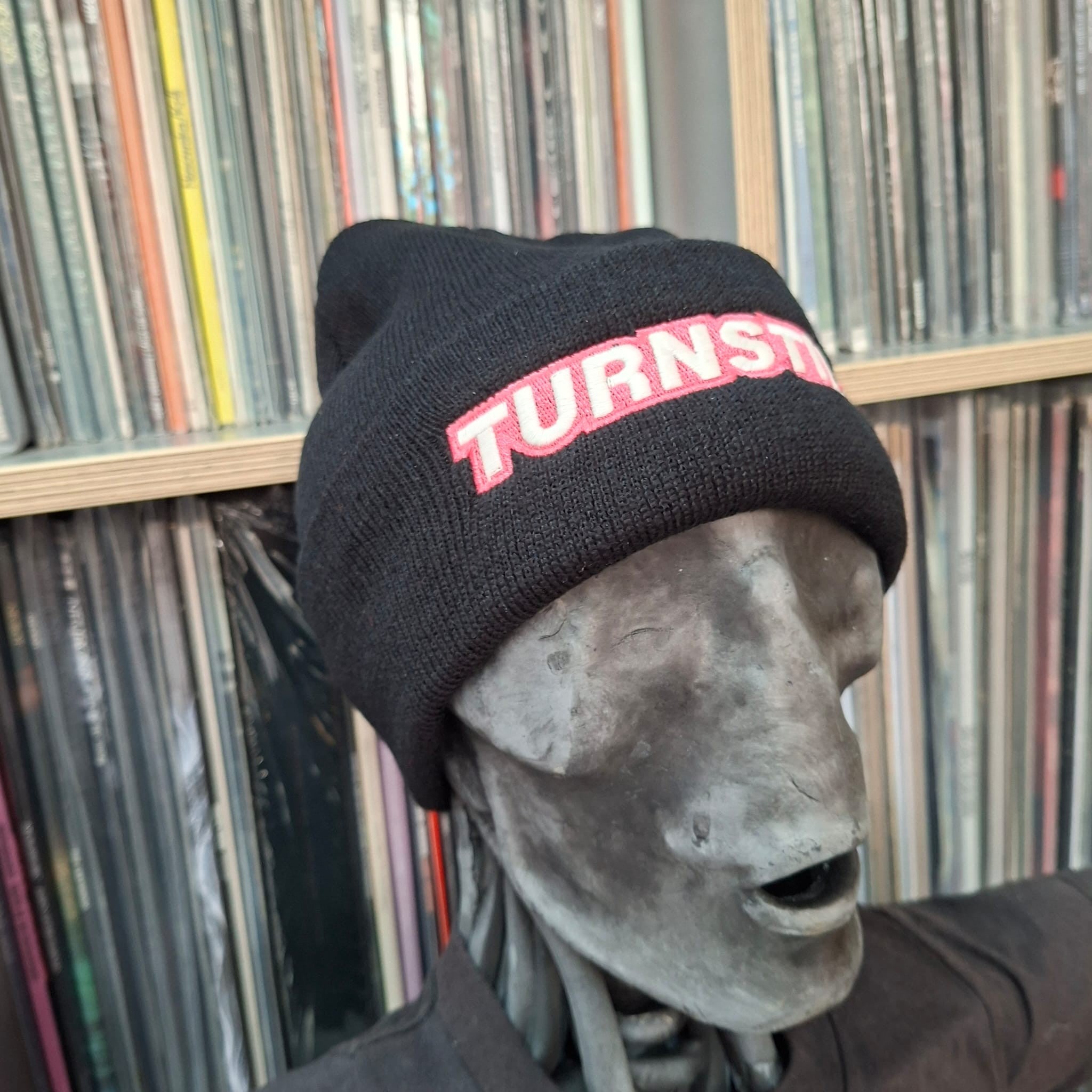 turnstile-logo-bonnet-noir-phosphorescent-brod image 3