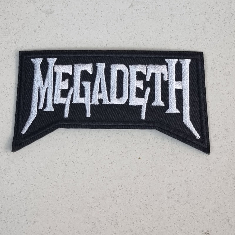 megadeth-logo-petit-patch-cusson-coudre-thrash image 1