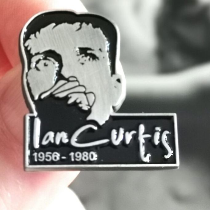 joy-division-ian-curtis-1956-1980-petit-pin-s-mail image 1