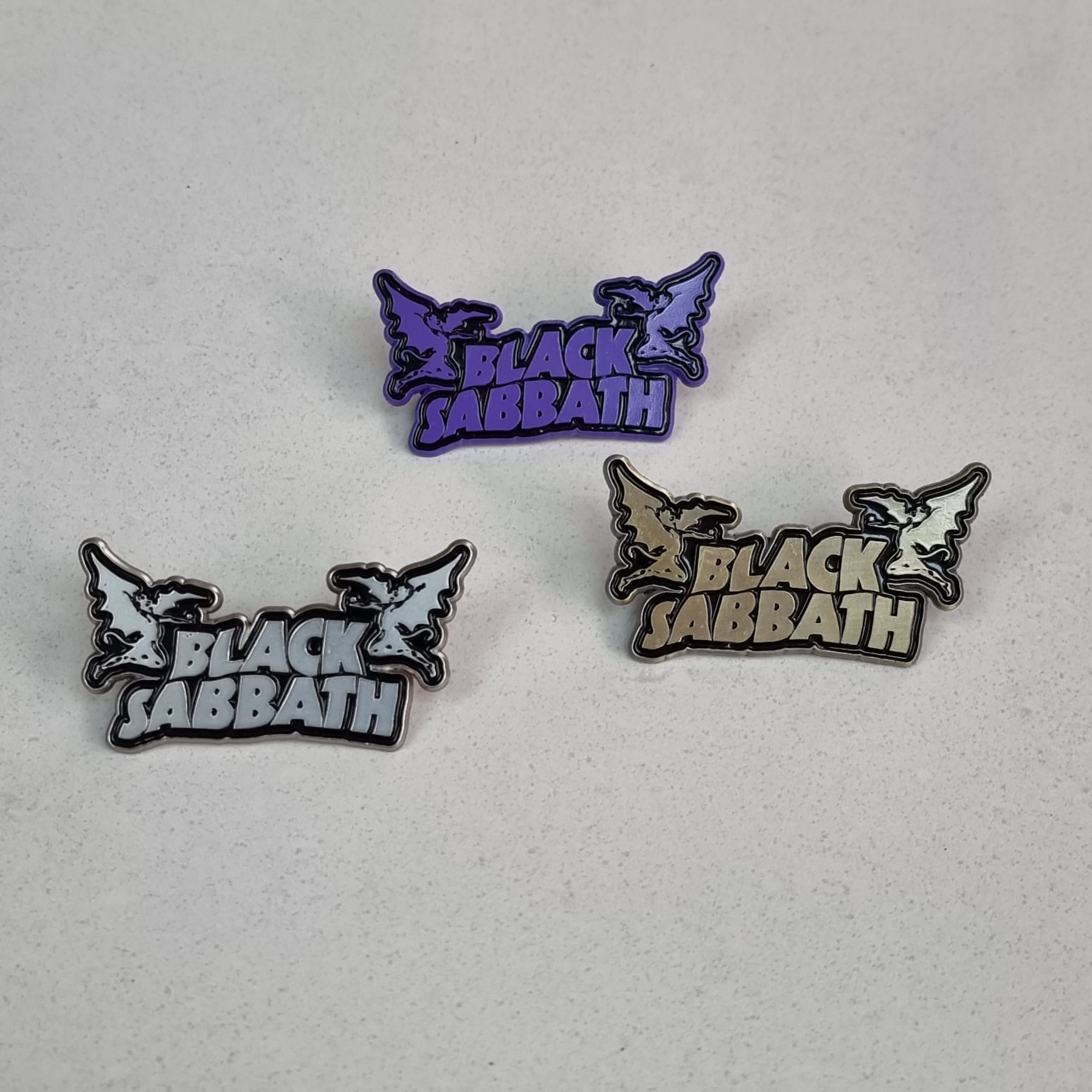 black-sabbath-logo-pin-s-mail-violet-58-mm image 1