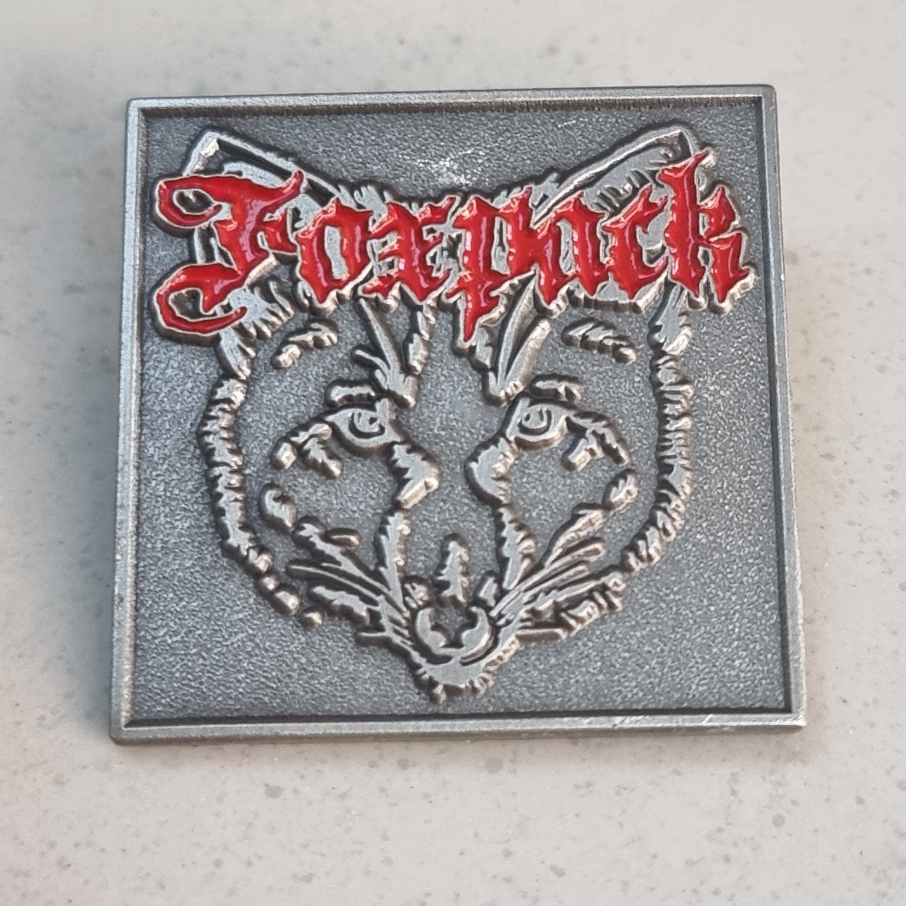 foxpack-hunt-sabs-pin-mail-broche-renard-benefit image 1