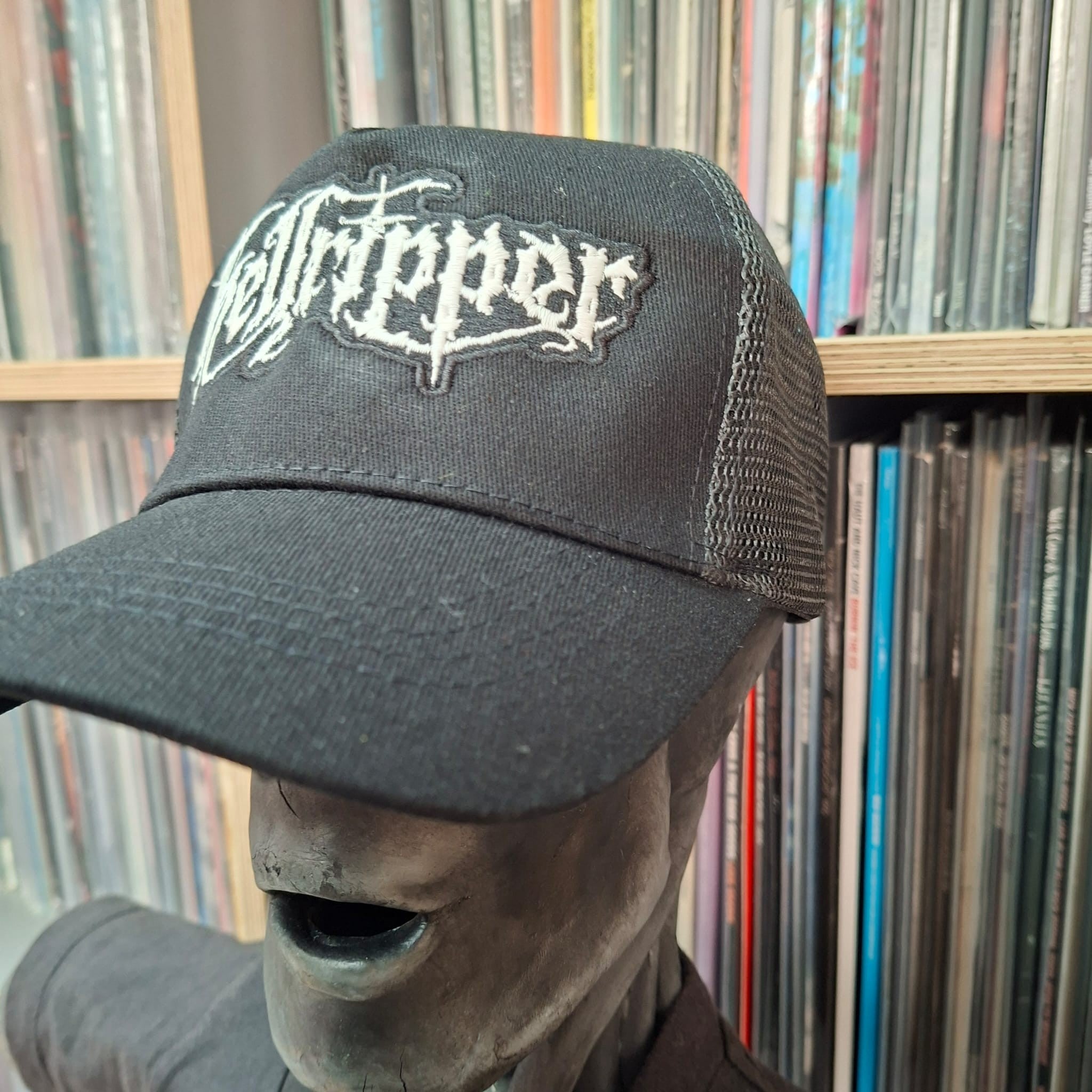 hellripper-logo-casquette-trucker-phosphorescente-glow-in-the-dark image 4