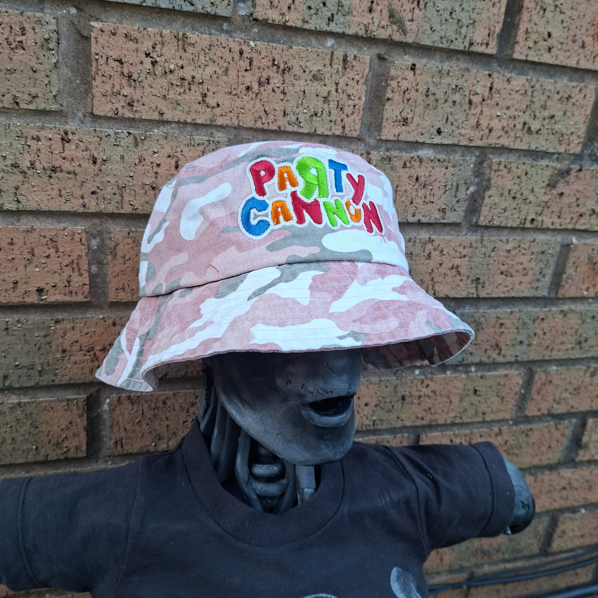 party-cannon-logo-bucket-hat-camo-rose-phosphorescent image 4