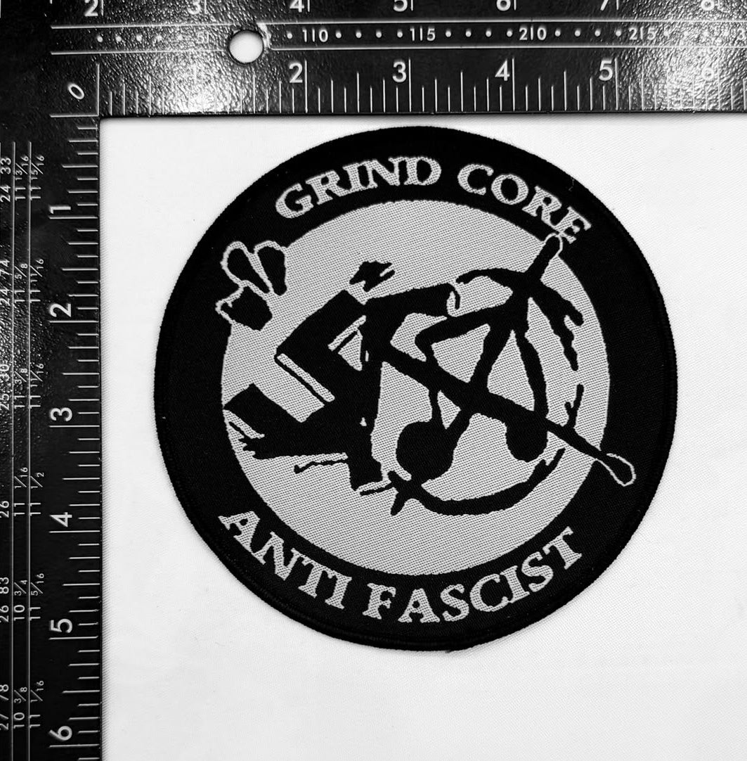grindcore-antifascist-patch-tiss-bordure-blanche-noire image 3