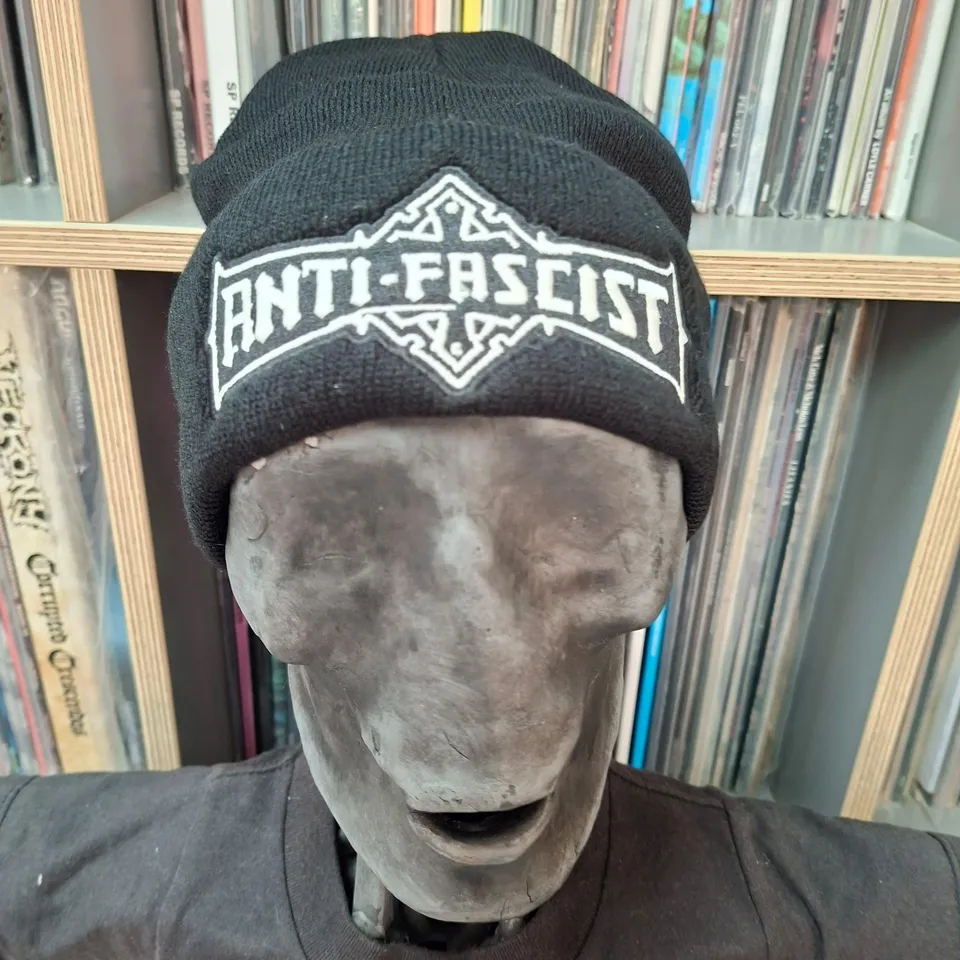 bolt-thrower-anti-fascist-bonnet-noir-phosphorescent image 1