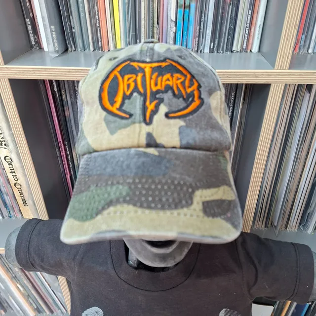 obituary-logo-casquette-dad-cap-camo-vert-logo-orange image 1