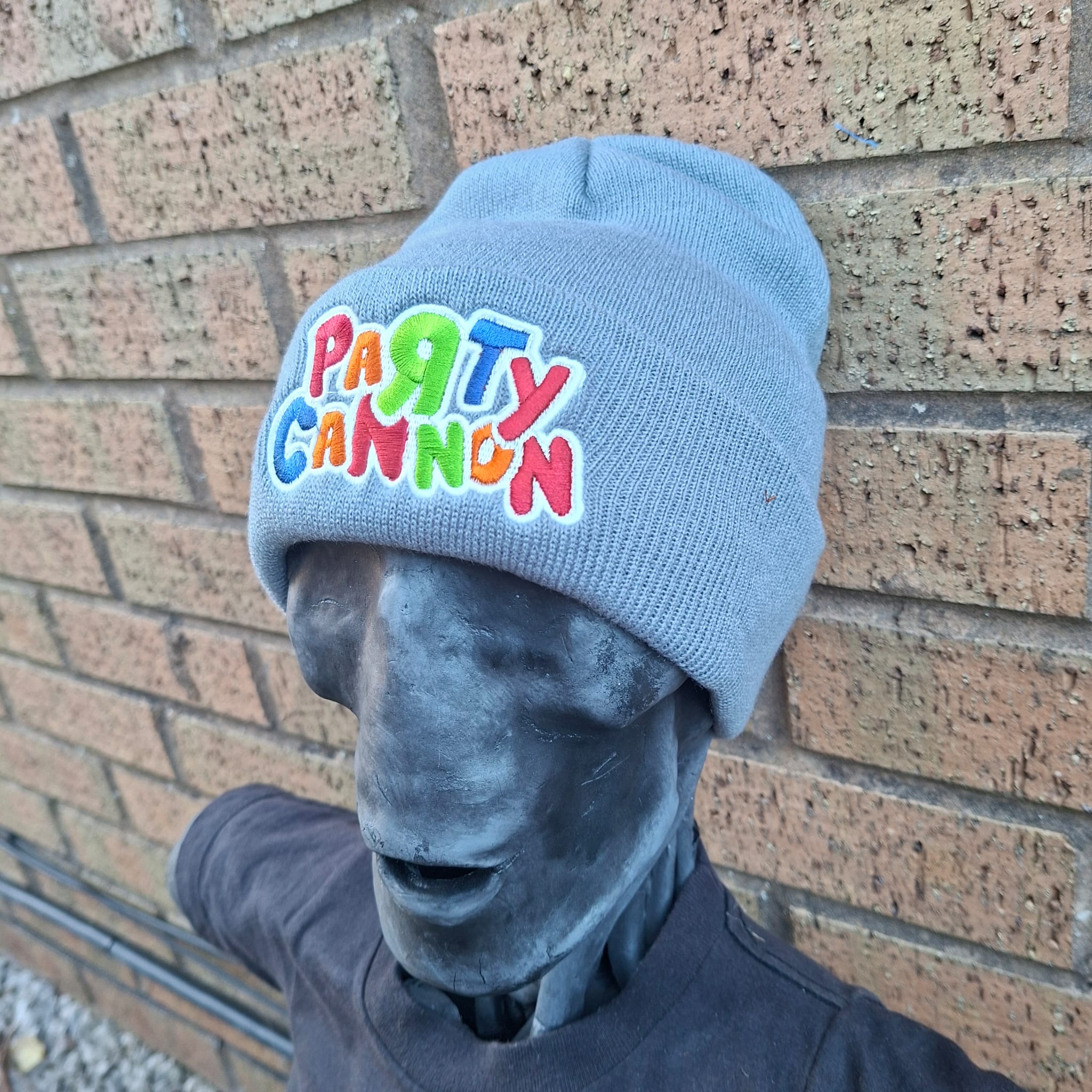party-cannon-logo-bonnet-beanie-gris-clair-phosphorescent image 4