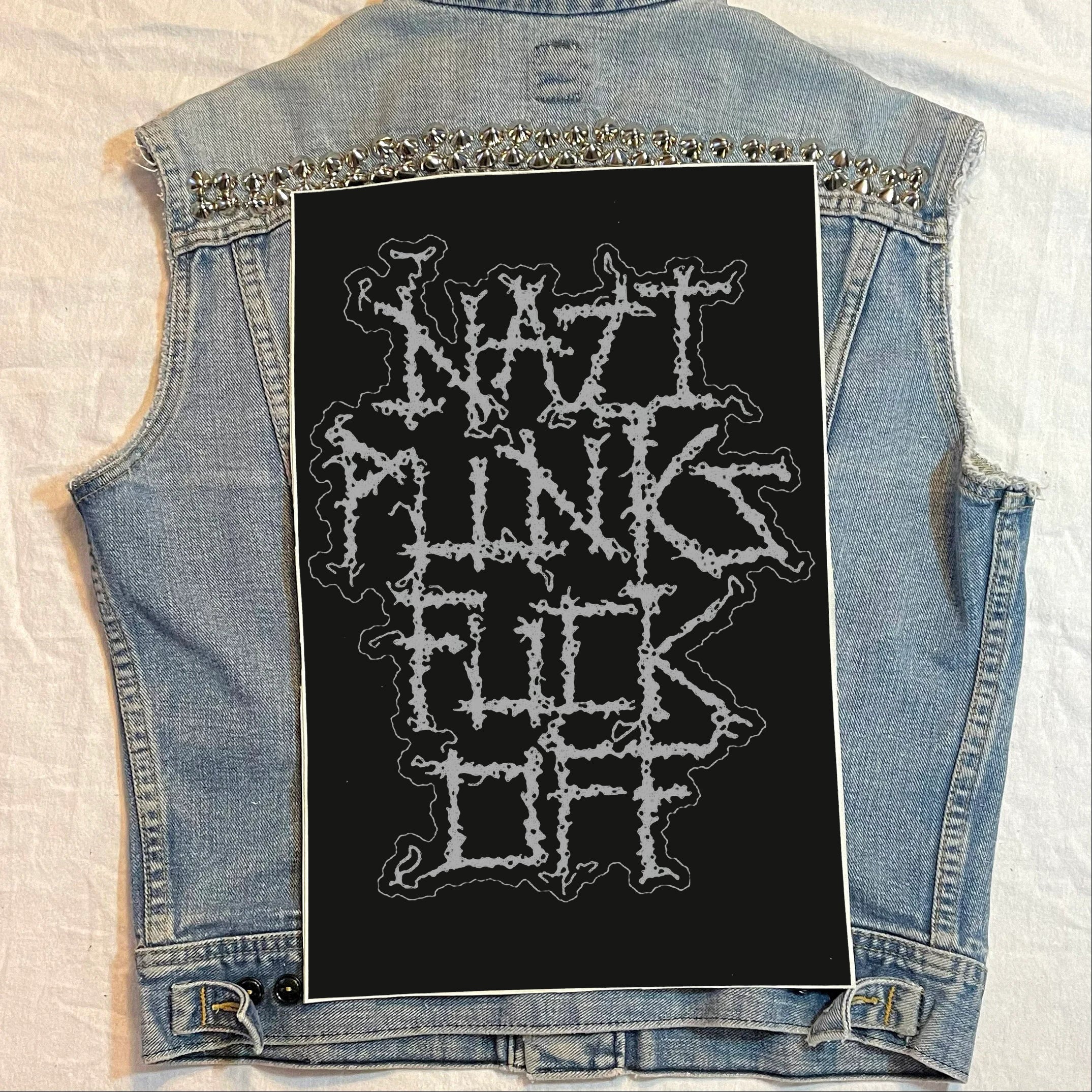 nazi-punks-fuck-off-backpatch-dos-gris-sur-noir-coudre image 1