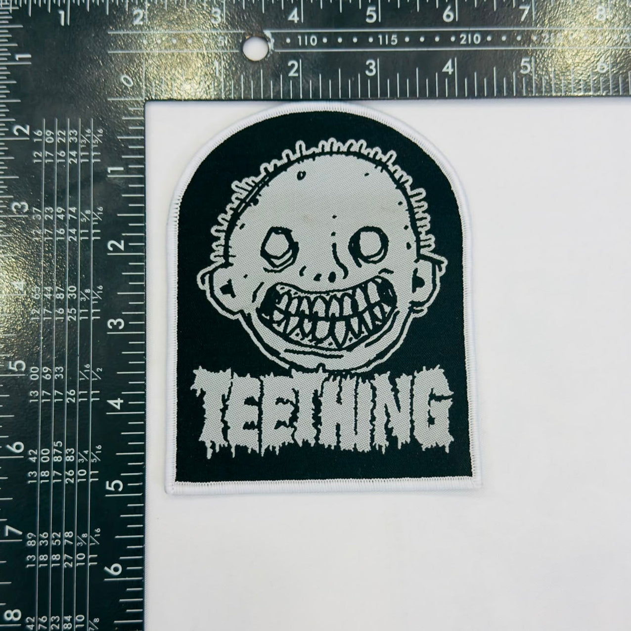 teething-patch-tiss-logo-bordure-noire image 5
