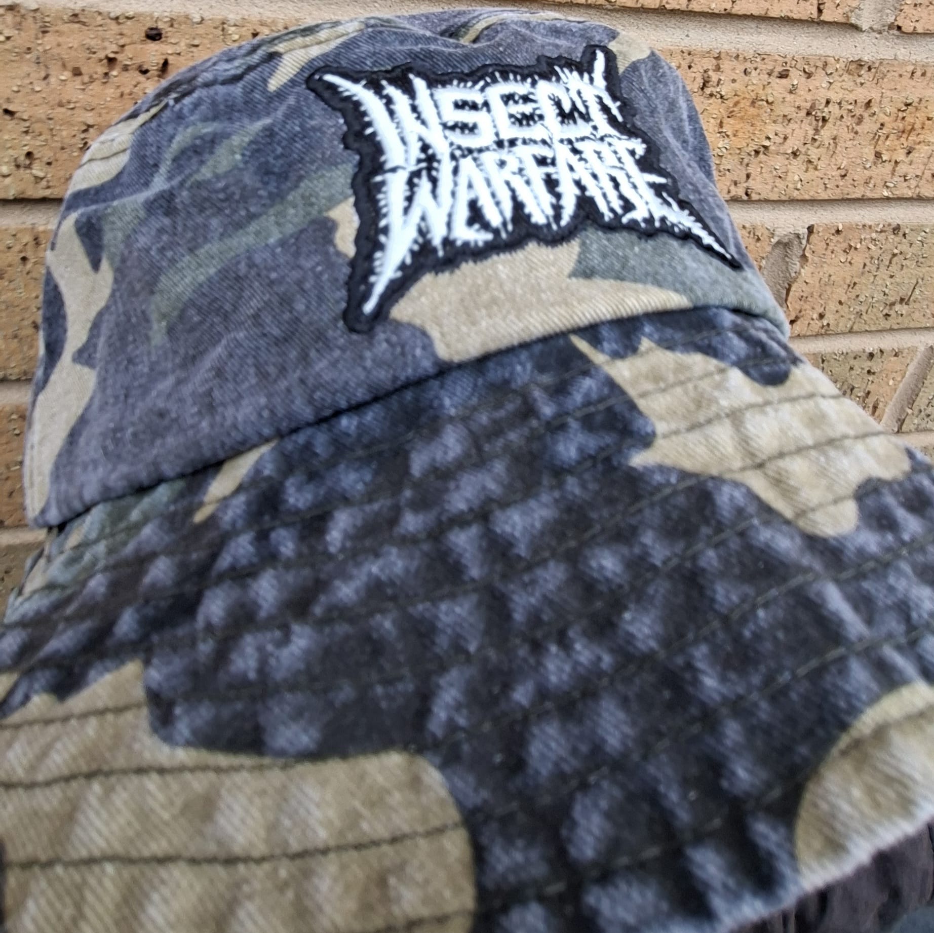 insect-warfare-logo-phosphorescent-bob-camo-vert image 2