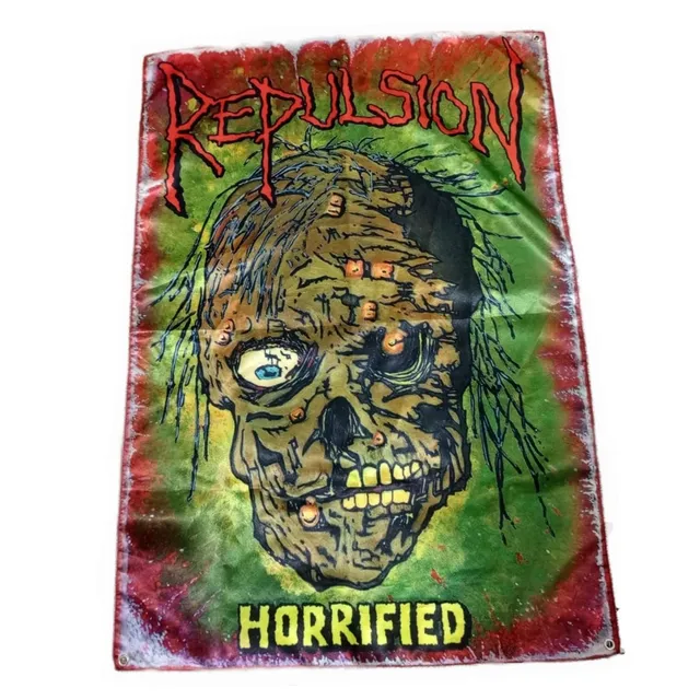 783punx-repulsion-horrified-drapeau-mural-100x70-cm image 1