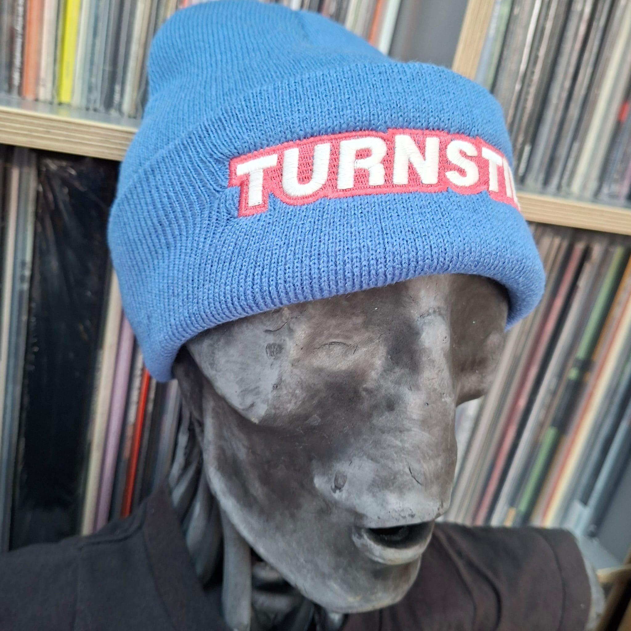 turnstile-logo-glow-bonnet-bleu-brod-phosphorescent image 4