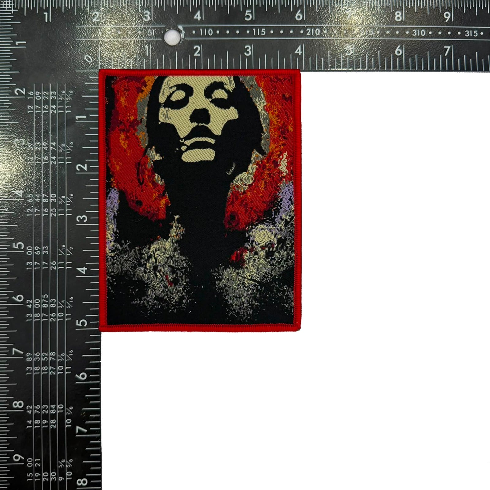 converge-jane-doe-patch-tiss-bordure-rouge-thermocollant image 3