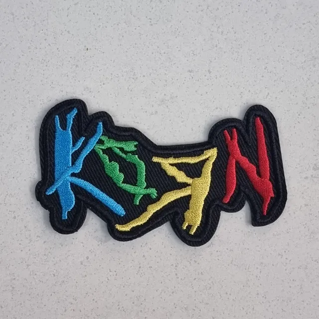 korn-logo-colours-petit-patch-cusson-coudre-metal image 1