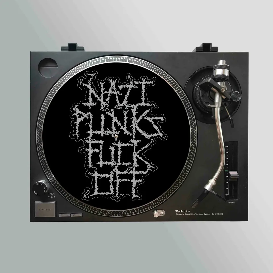 783punx-nazi-punks-fuck-off-slipmat-feutrine-noire-30-cm image 1